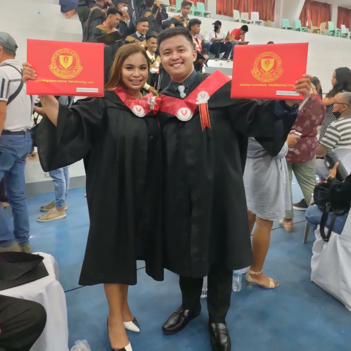 joiceng's tweet photo. YES !! WE FINALLY MADE IT 💯♥️🫶👨‍🎓👩‍🎓🙌 https://t.co/4SBUNZ2zKY