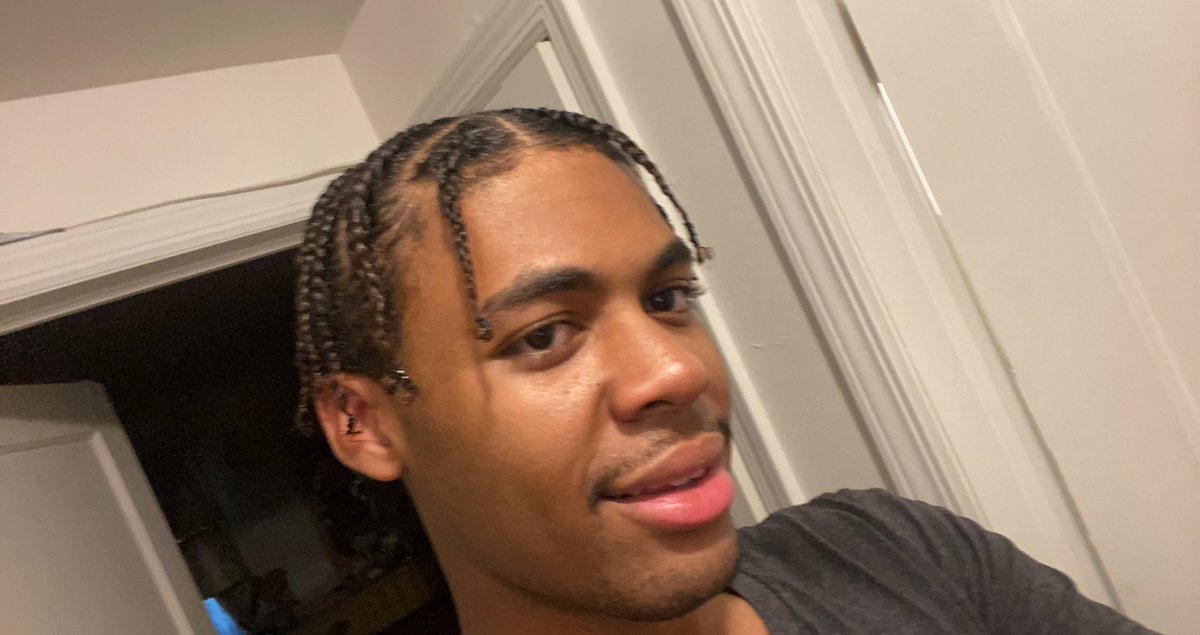 jdwtweetss's tweet photo. #bOSURollCall #bOSU25
BOSU 🗣 what’s poppin! I’m Jamil AKA Milly
~ 🥈 Year
~ City & Regional Planning Major 🌆
~ 330 📍Akron, Ohio
~ Member of Caribbean Student Association 🇧🇧
~ Engineering Scholars
~ Black Student Association
~ Love meeting new people
Instagram: jamil.gram https://t.co/k2IdyoLLHH