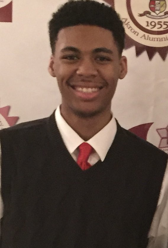 jdwtweetss's tweet photo. #bOSURollCall #bOSU25
BOSU 🗣 what’s poppin! I’m Jamil AKA Milly
~ 🥈 Year
~ City & Regional Planning Major 🌆
~ 330 📍Akron, Ohio
~ Member of Caribbean Student Association 🇧🇧
~ Engineering Scholars
~ Black Student Association
~ Love meeting new people
Instagram: jamil.gram https://t.co/k2IdyoLLHH