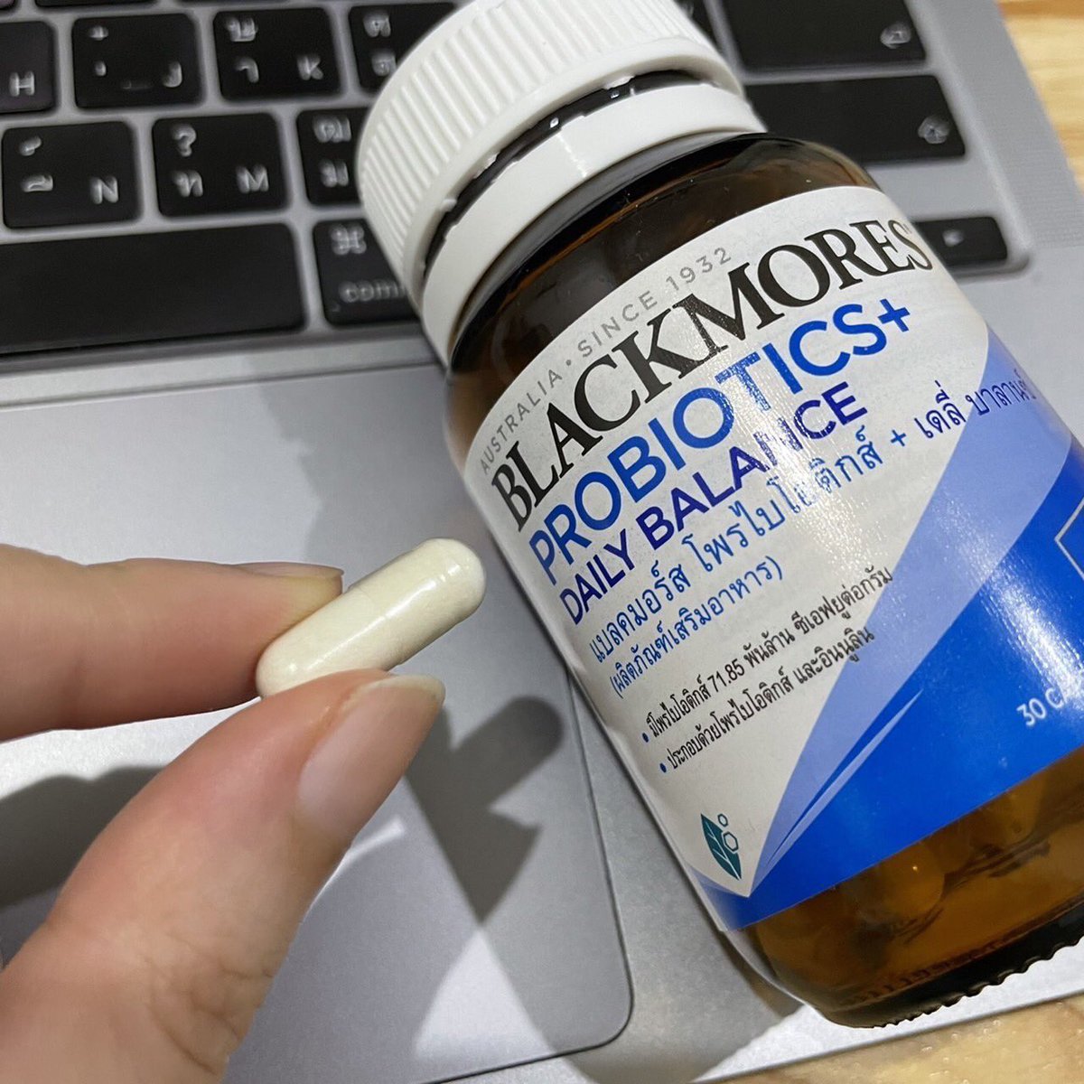 ConanRiddle's tweet photo. ป้ายยา Probiotics ทานวันละเม็ดพร้อมอาหาร ตัวนี้ช่วยเรื่องระบบขับถ่าย ปรับสมดุลแบคทีเรีย 1 เม็ดเท่ากับทานโยเกิร์ต 30 ถ้วยเลย ลดท้องผูก ขับถ่ายง่ายขึ้น เป็นอาหารเสริมอีกตัวที่ไม่อยากให้คนมองข้าม! #ของดีบอกต่อ https://t.co/ByVvO8z56u