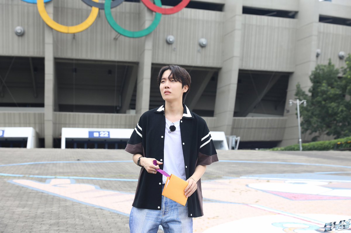 adorablemono's tweet photo. SAVE HIM https://t.co/9n4Min3wW9