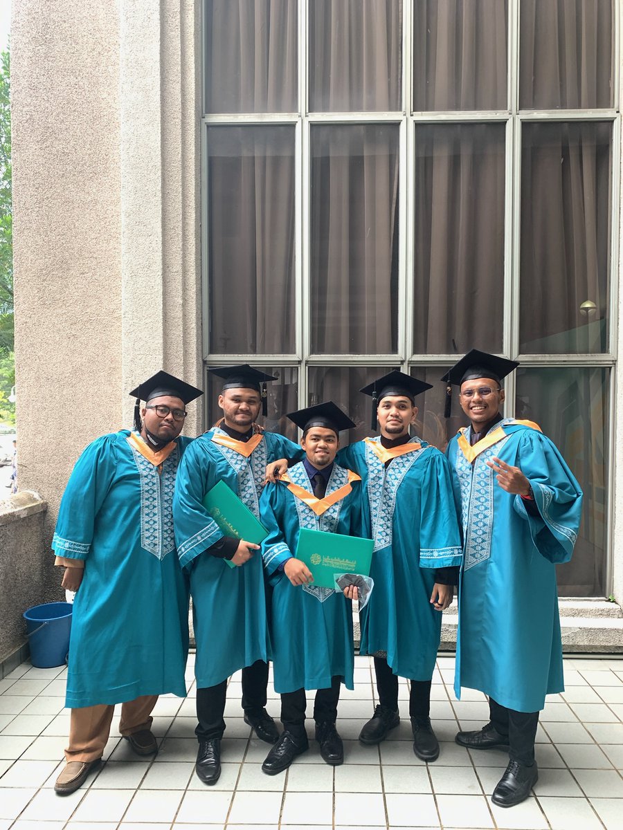 PlantScIIUM's tweet photo. Alhamdulillah. We would like to congratulate Batch 162 (Musan) on their graduation. We wish them all the best in their future endeavours, and we know that all of you are a star in the making ๐๐๐งโ๐๐ฉโ๐๐ฅณ#WeLeadTheWay #UIAM #IIUM #UIA #UIAM #Convo #Plantscience https://t.co/vRfrG4TxiZ