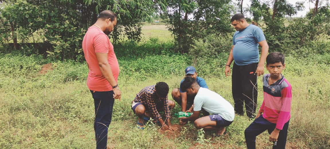 Yfaodisha's tweet photo. #YfaPlantationDrive
#YouthForAction 
ଗତକାଲି Youth For Action  ଜଟଣୀ ନଗର ସଭାପତି ଚିତ୍ତରଞ୍ଜନ ସୁନ୍ଦରାୟ ଙ୍କ ନେତୃତ୍ୱରେ ବିଭିନ୍ନ ସ୍ଥାନ ରେ  ବୃକ୍ଷ ରୋପଣ କରାଯାଇଅଛି।
@Nayakdebasis0 https://t.co/O9d8tHVj40