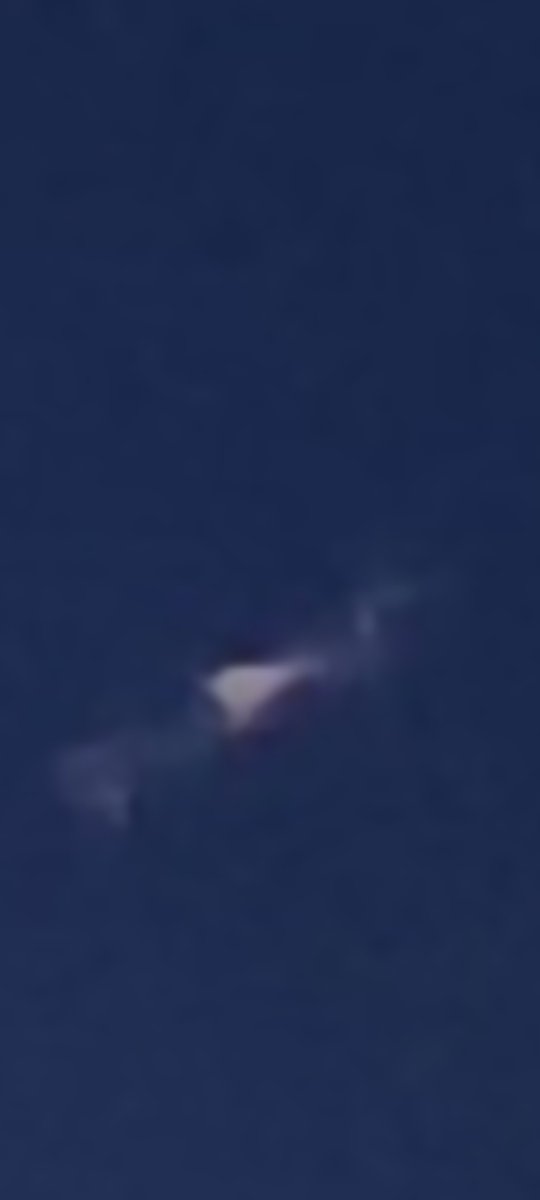 moltonigh's tweet image. I was looking at pics from August of last year. What the..?! 👀 #Lookup #moon #UnidentifiedObjects
@jconnor19662