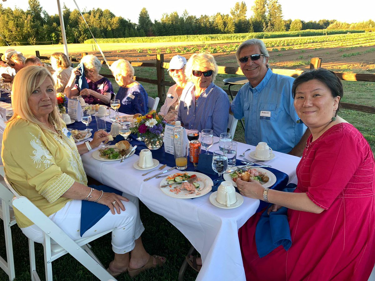 Delightful evening celebrating <a href="/WWU/">WWU</a> at <a href="/bellewoodfarms/">Bellewood Farms & Distillery</a> in <a href="/CityofBhamWA/">City of Bellingham</a>. 

🙏🏽 to <a href="/WWUPresRandhawa/">Sabah Randhawa</a> &amp; his wife Uzma Ahmad for hosting.