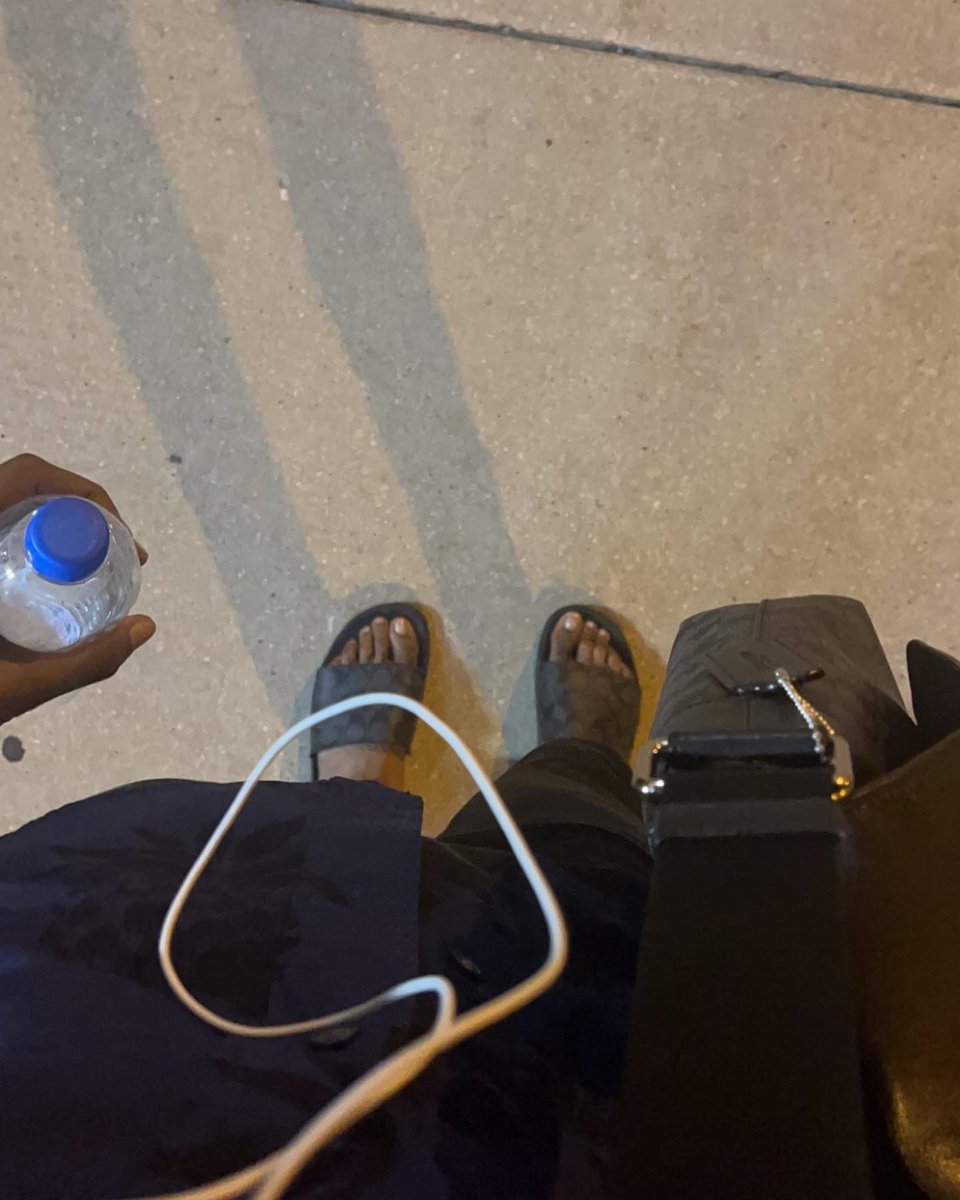 IBoulevardez's tweet photo. Englewood where it’s all good 😉😎 #ChicagoSummers #CoachBoy https://t.co/gMxsHnV23i