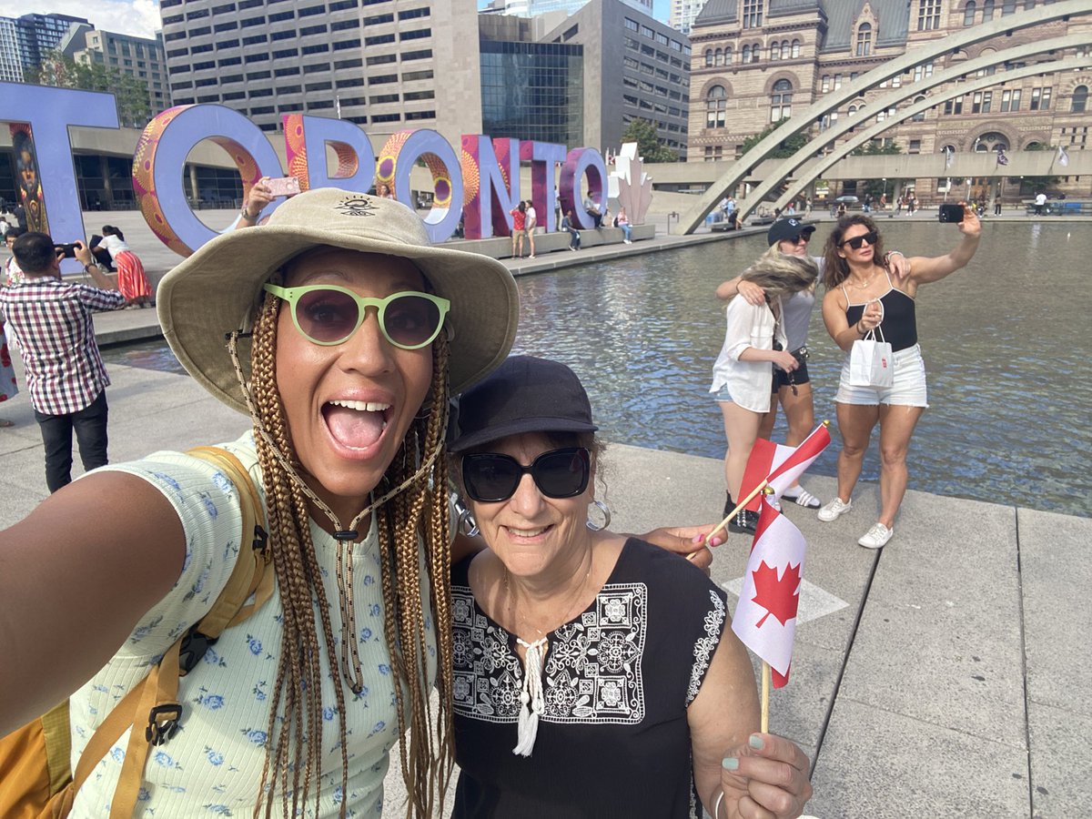 DemandMoreSD's tweet photo. I may have flown from California 🇺🇸 to Canada 🇨🇦 just to see #HarryStylesLoveOnTour #inthepit @ScotiabankArena #harrystylestoronto https://t.co/oAajhVvXdV
