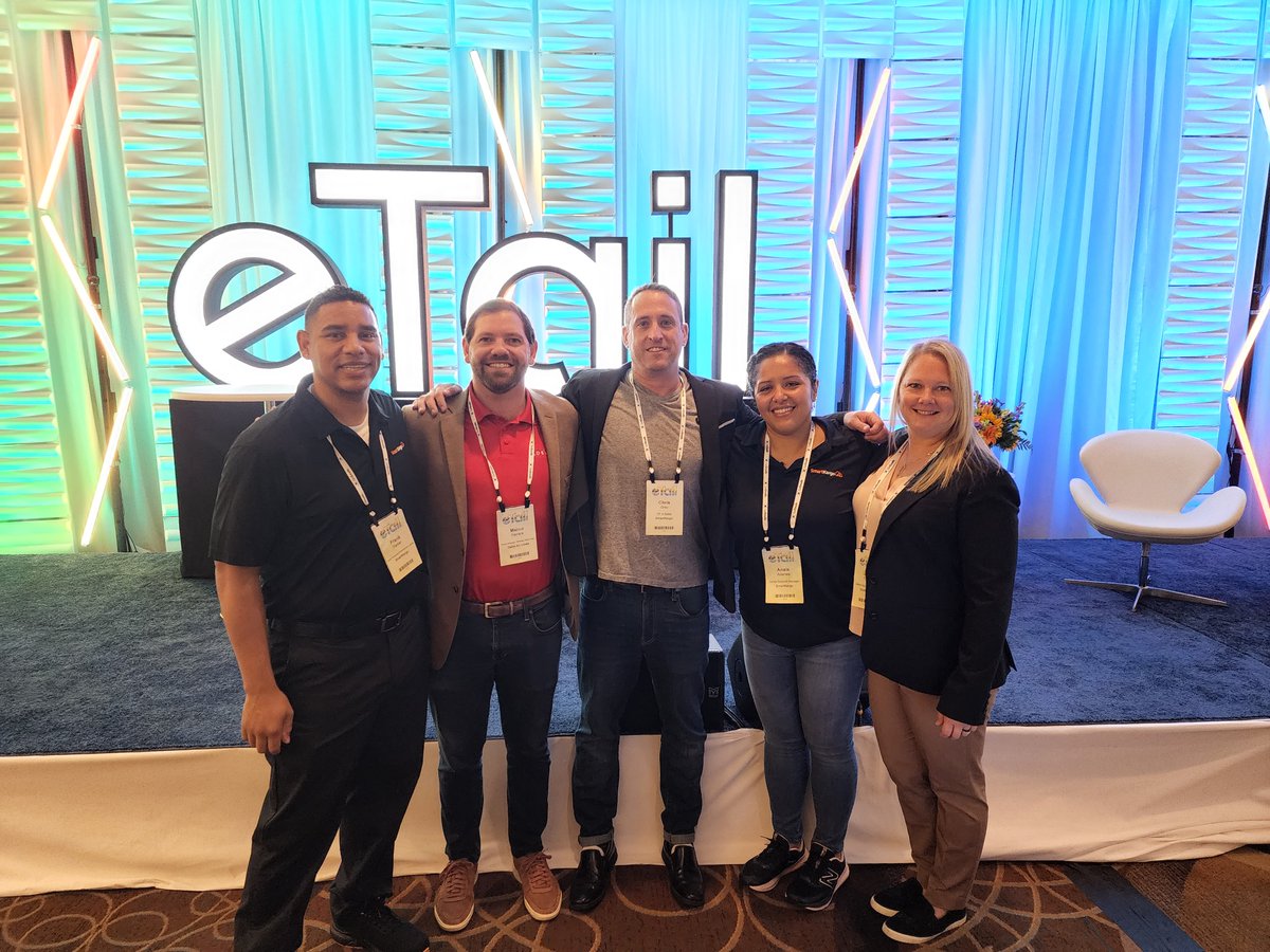 SmartKargo_QID's tweet photo. The amazing @SmartKargo_QID team at the #etailboston event last week.

Stay tuned to see them at the Home Delivery World event on August 31-September 1, Philadelphia!

#smartkargo #hdw2022 @HDW_event https://t.co/udxU2rydxg