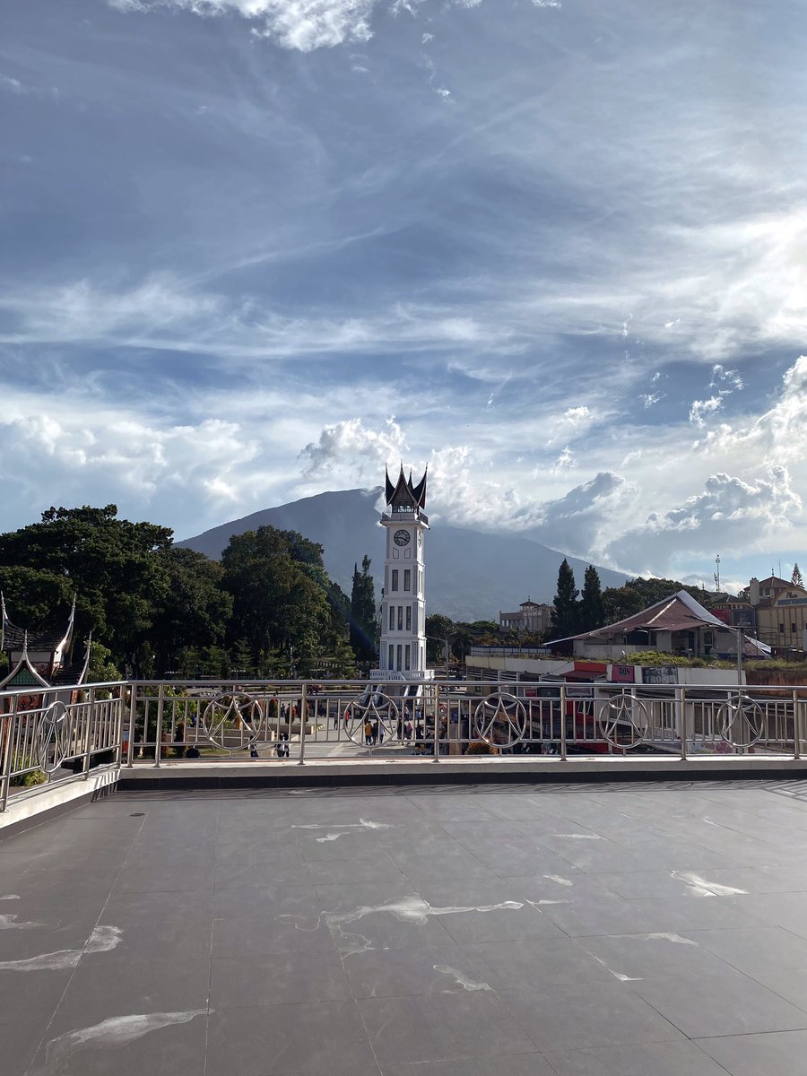 ind0y_'s tweet photo. @yozariam welcome to sumbar. no one can beat this island. cuman orang2nya aja agak laen🙏🏻🙏🏻😅 https://t.co/TJYoynSpqs