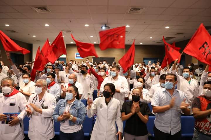 Eliza_MartinezF's tweet photo. #Nicaragua Ministerio de Salud y FETSALUD celebra este 16 de agosto el Día del Médico  👨‍⚕️👩‍⚕️ Nicaragüense, en honor al Doctor Oscar Danilo Rosales. 
🔴⚫️✊️
#PatriaBenditaYLibre @AndrsZamoraPer1 @MinsaNicaragua @javierliberado https://t.co/9JNvn8x4lj