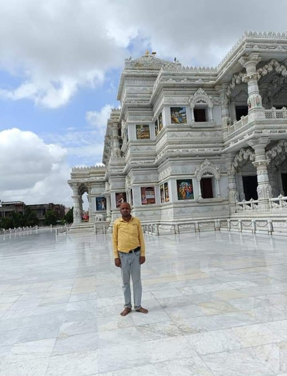 _SharmaSandeep's tweet photo. हे श्रीकृष्ण भगवान 🙏🙏
 आज हाईकोर्ट के डबल बेंच में हम #अनुदेशकों को न्याय मिले https://t.co/IJnWOHIEMc