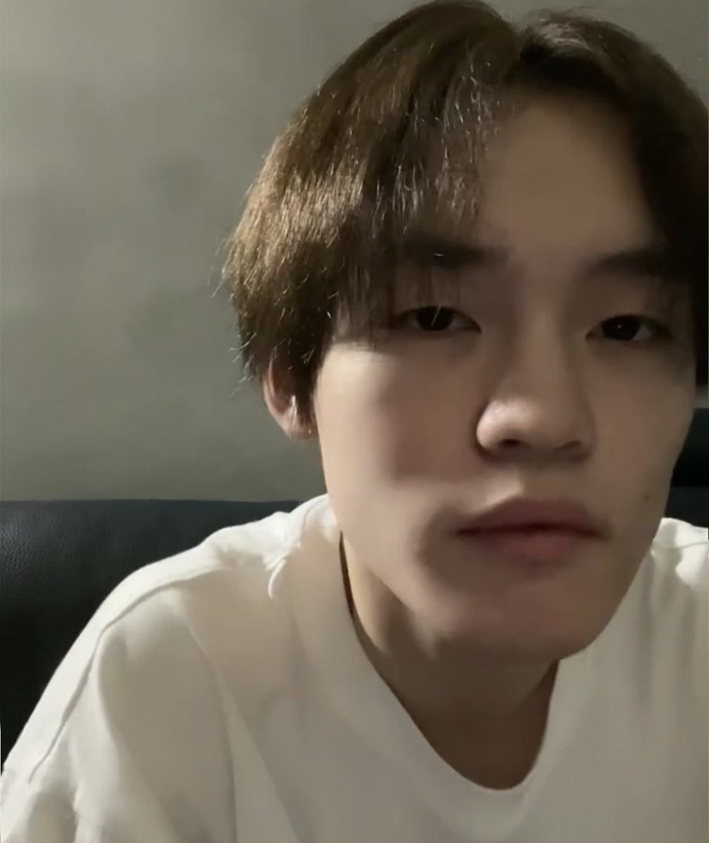 LOOKSZCL's tweet photo. chenle weibo live! 🫶🏻 https://t.co/AgZSuPn6D7