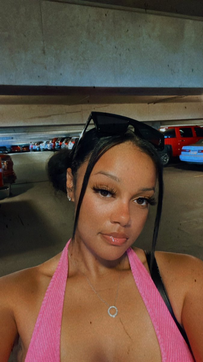TheFaithMarie_'s tweet photo. #bOSURollCall 
Hey y’all, I’m Faith 🫶🏽
- 3rd year
- Health Sciences major (pre-nursing)
- Child Abuse &amp; Neglect minor
- YSP scholar
- 614 📍
- Co President of The Sister Accord 💕💜 https://t.co/EEApAd9wO1