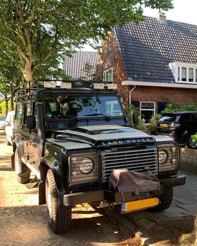 DutchLandRovers's tweet photo. Is there such thing as too much lights for a defender?
📸 @karindejong_1970 #defender #landroverdefender #landroverdefender90 #onelifeliveit #rangerover #v8 #landroverv8 #passion #car #dutchlandroverpassion #camperlife #landroverdefender110 #landro… https://t.co/IZ3rYCnTb5 https://t.co/UdZ1rnYl1N