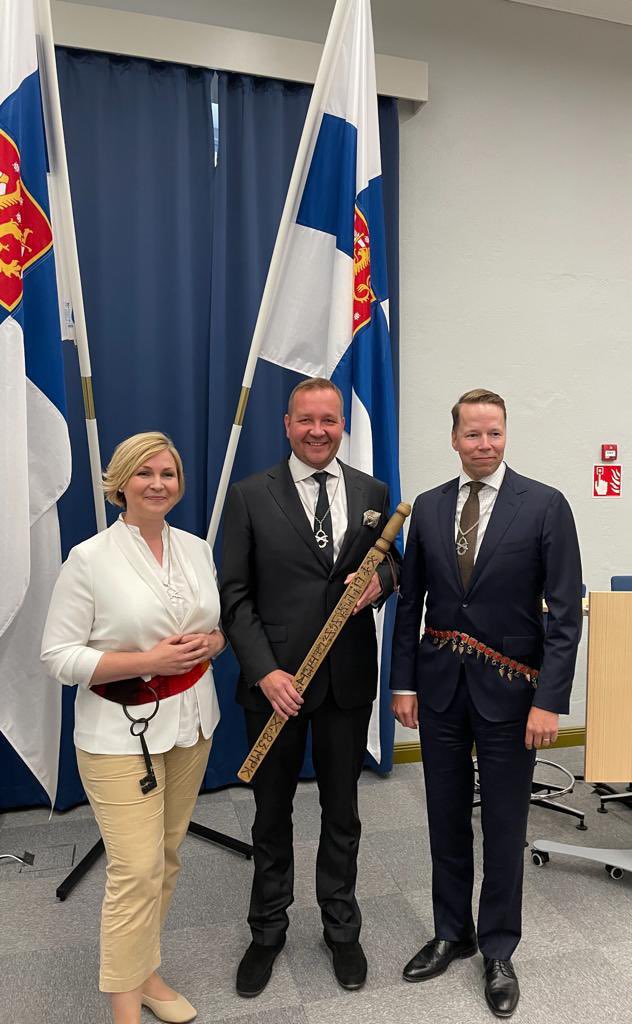 Juho Romakkaniemi (@romakka) on Twitter photo Kuluva sekÀ kolme seuraavaa viikkoa menevÀt tiiviisti valtakunnallisella maanpuolustuskurssilla.
Sain kunnian toimia kurssin oltermannina. Kuvassa yhdessÀ kurssin isÀnnÀn <a href="/leksi_lehtonen/">Aleksi Lehtonen</a> ja emÀnnÀn <a href="/TeresaKV/">Teresa Kemppi-Vasama</a> kanssa.
Mielenkiintoista! đ«đźâ€ïžđ
#mpk240 #maanpuolustuskurssi Kuluva sekÀ kolme seuraavaa viikkoa menevÀt tiiviisti valtakunnallisella maanpuolustuskurssilla.
Sain kunnian toimia kurssin oltermannina. Kuvassa yhdessÀ kurssin isÀnnÀn <a href="/leksi_lehtonen/">Aleksi Lehtonen</a> ja emÀnnÀn <a href="/TeresaKV/">Teresa Kemppi-Vasama</a> kanssa.
Mielenkiintoista! đ«đźâ€ïžđ
#mpk240 #maanpuolustuskurssi