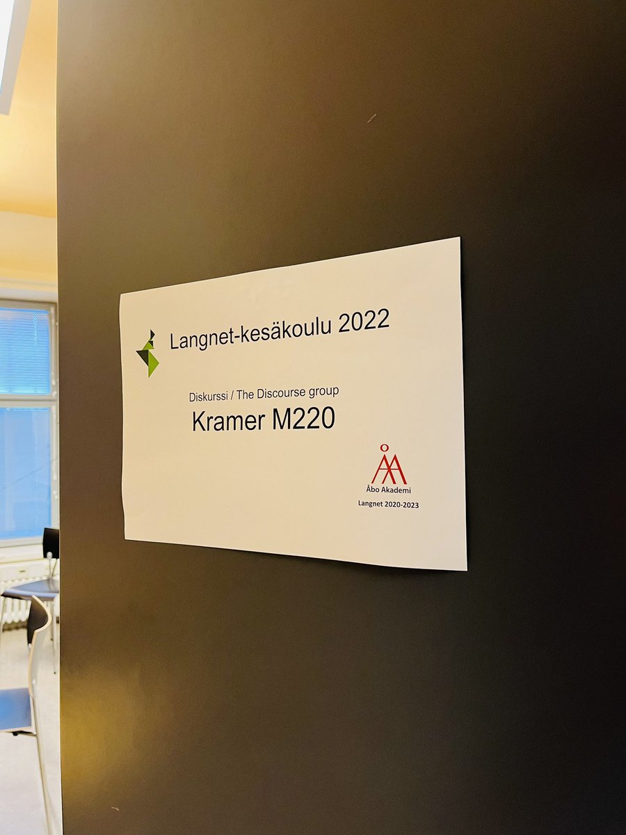 HePuputti's tweet photo. @Langnet_fi kesäkoulun vimppapäivänä #diskurssi teemaryhmä, ekaa kertaa tutustumassa teemaryhmien toimintaan. Huippua kuulla Anne Mäntysen ja Sari Pietikäisen ajatuksia! https://t.co/omlCgF2xJX