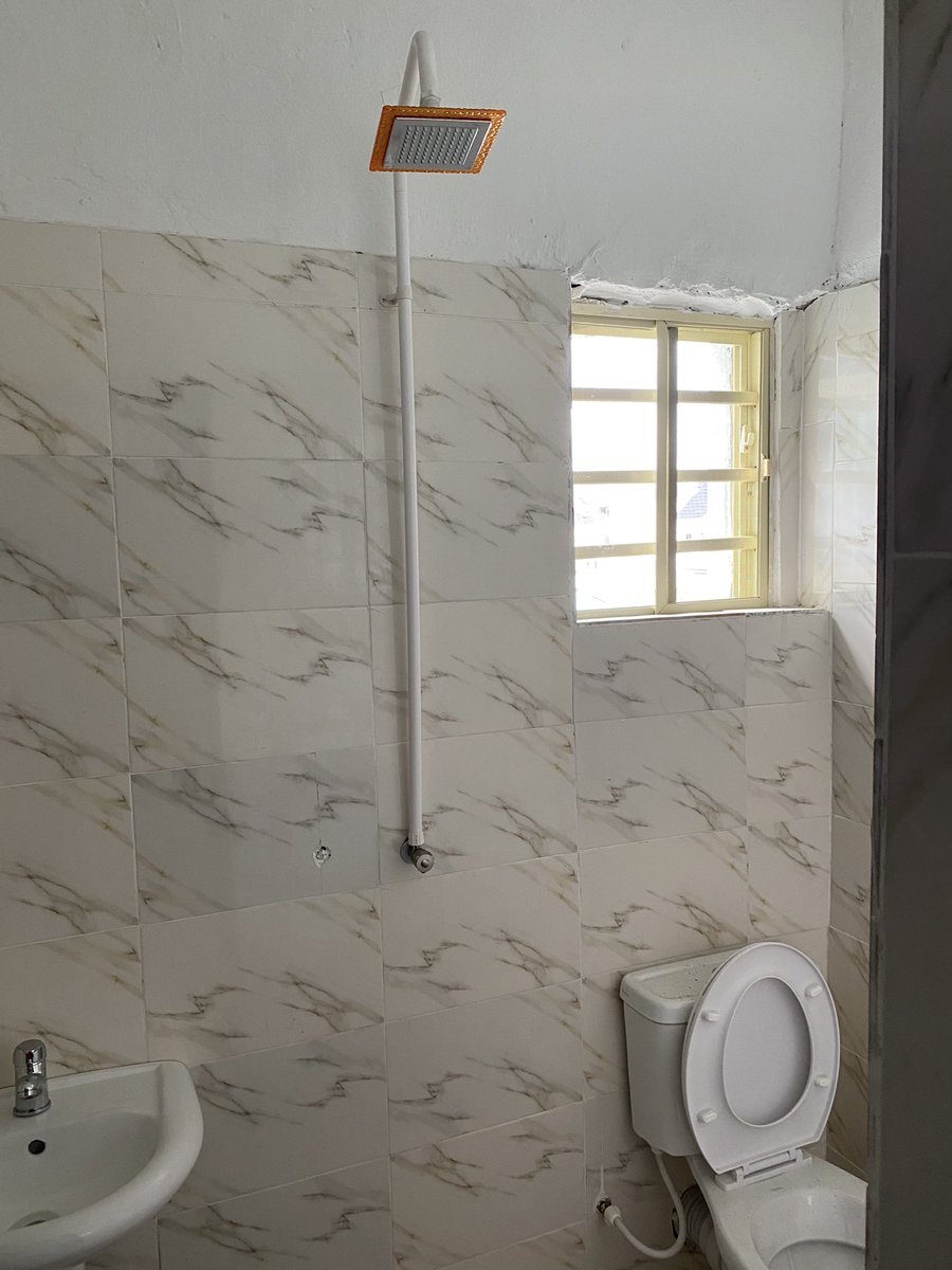 SekinatMusa's tweet photo. 2 bedroom apartment located at seaside estate Badore, Ajah.
Price; 800,000
#BBNaijaS7 #ajah #badore #lagos #lekki #island #shella #SheggzFC𓃵 #BBNaija #BreakingNews #realtor https://t.co/qYQzuzcq0N