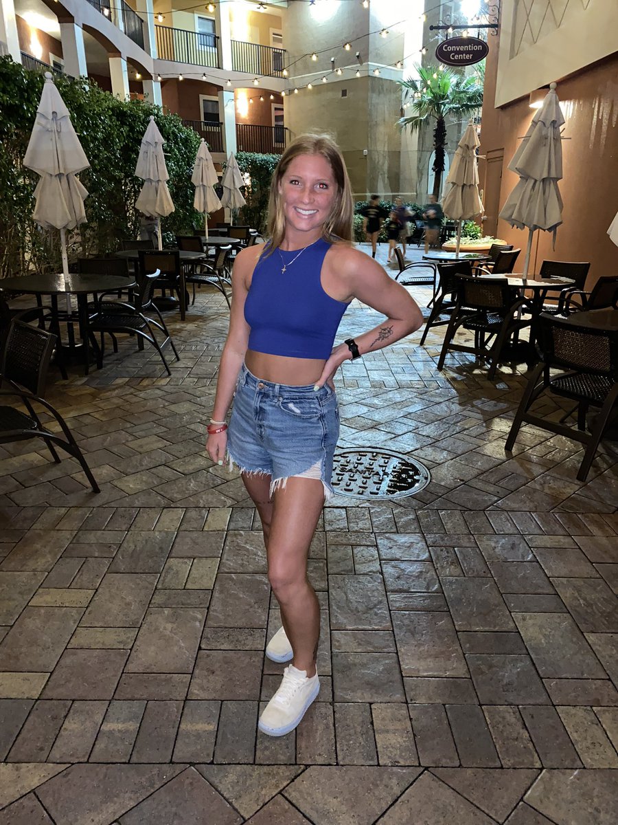 lyncha_kari's tweet photo. Happy Birthday, Tori! Love you! @torilynchaaa https://t.co/IORQpuU1HS