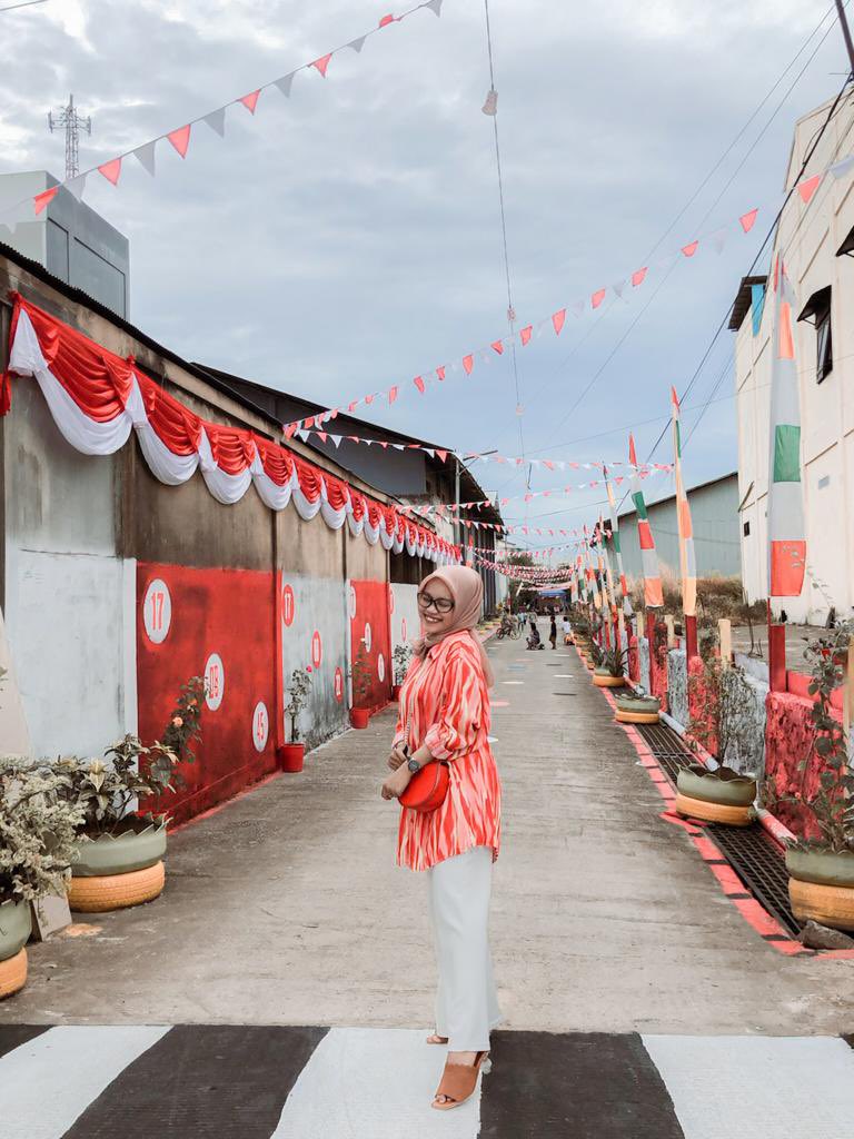 mamabaruanak1's tweet photo. Selamat 17 agustus buat Indonesia 🇮🇩 

Foto depan gang udah, tinggal nunggu kamu gandeng terus jalan sampe depan rumah bawa mahar sama seserahan

#SUDAHINGINMENIKAH
#MINATDM https://t.co/vKb6HdLlAe