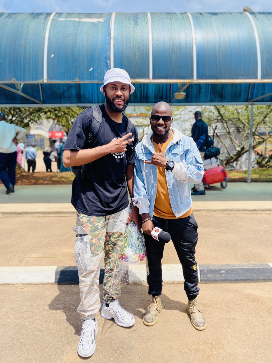 JosephElshaddai's tweet photo. There is no more announcement @Limoblaze is in the country ahead of
#AliveInthePark this Saturday @LegendsKla courtesy of @VineEntGroup
@SaltTvUganda
#FfeMunnyo https://t.co/5YPhbWLWDG