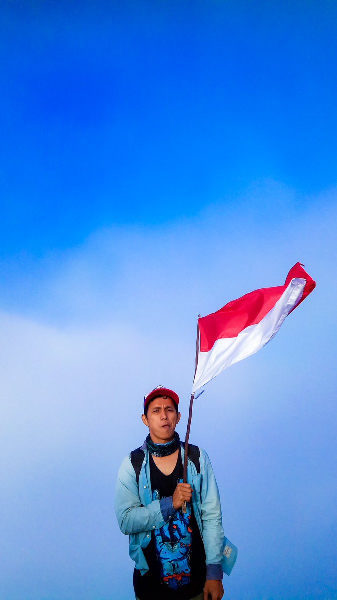 heber_Bh2's tweet photo. Satu tahun sekali sudah bisa di pastikan AIR MATA terjatuh..#MERDEKA https://t.co/fbLeUKh2lL