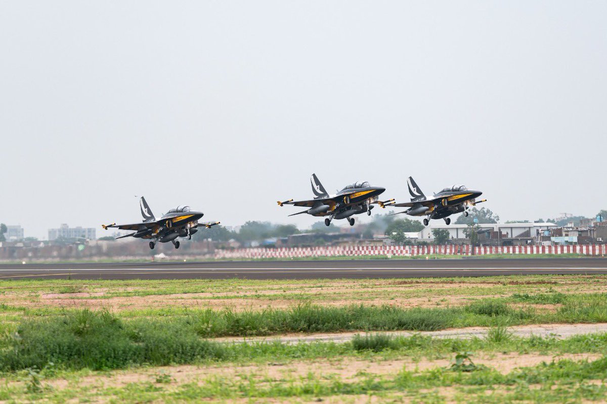 ahmairport's tweet photo. On August 8, we woke up to roars of 9 fighter jets of the Black Eagle Aerobatic team of the Republic of Korea Air Force. They were returning from the UK after an air show and stopped at #AhmedabadAirport for fuel refilling. It was a moment of awe for all. #GatewayToGoodness. https://t.co/34mXax2o3s