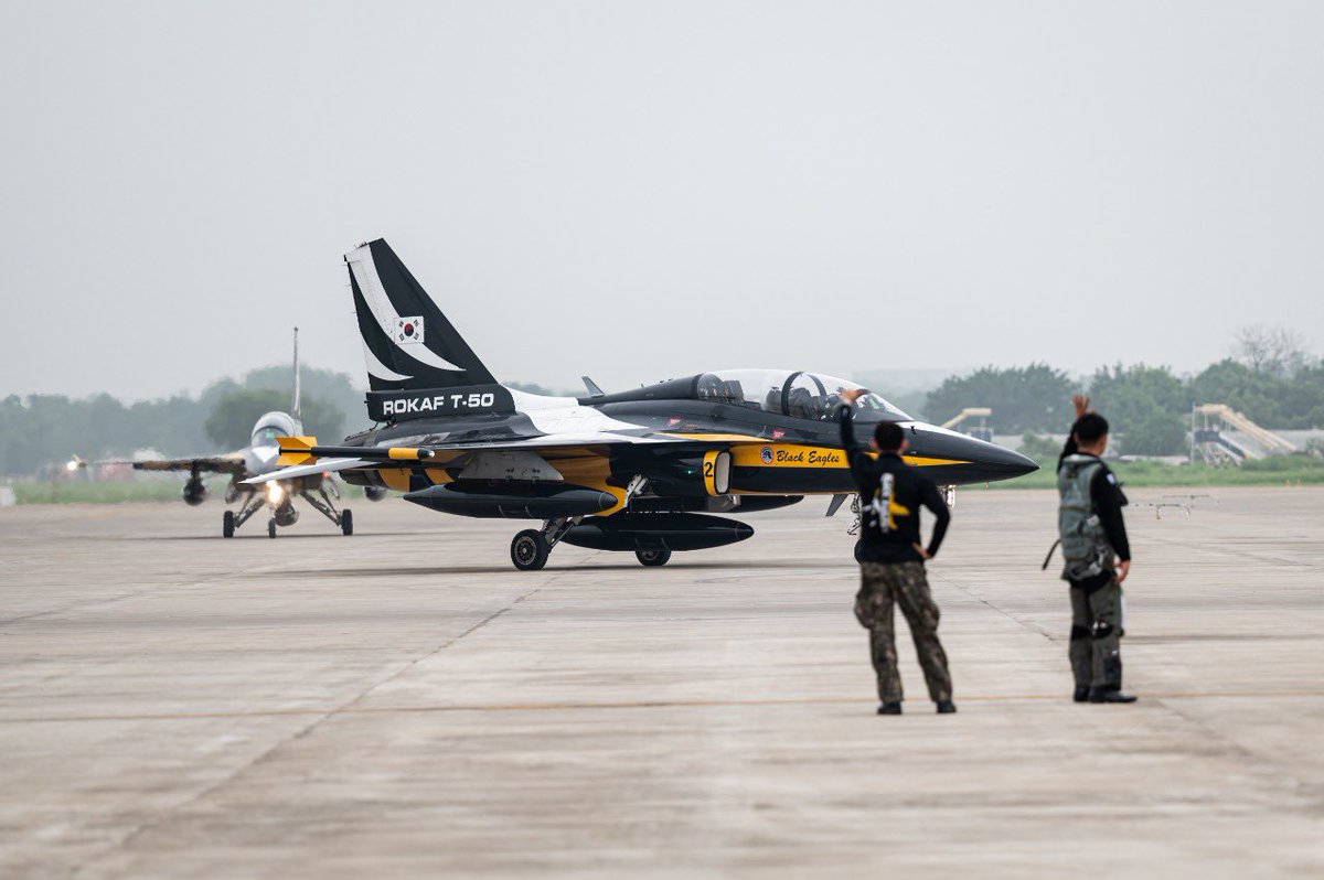 ahmairport's tweet photo. On August 8, we woke up to roars of 9 fighter jets of the Black Eagle Aerobatic team of the Republic of Korea Air Force. They were returning from the UK after an air show and stopped at #AhmedabadAirport for fuel refilling. It was a moment of awe for all. #GatewayToGoodness. https://t.co/34mXax2o3s