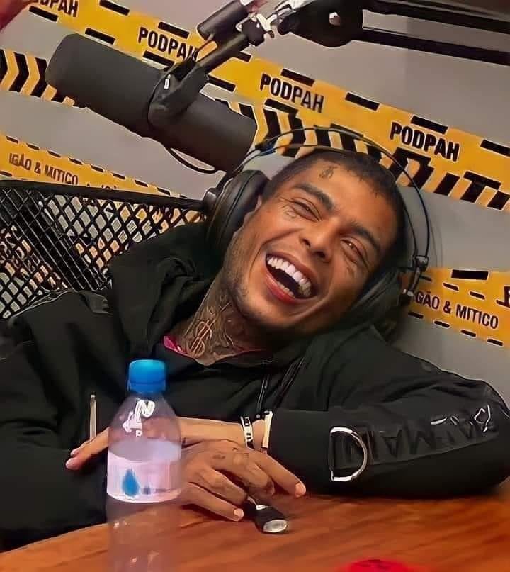 “E se acontecer qualquer coisinha, pelo menos nós viveu.”
Mc Kevin 🥀🖤