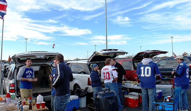 PromoDirect's tweet photo. 5 giveaway ideas for National Tailgating Day that will help you connect with your target audience! Read Now: https://t.co/39KmoKc2BQ 
#readnow #blogtime #blogofhteday #blogoftheweek #marketing #advertising #business #tailgatingday #seasonalpromos #bestinpromos #PromoDirect https://t.co/b48pkDvC3W