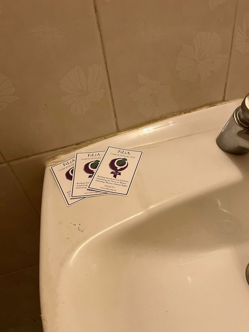 FiLiA_charity's tweet photo. Women scattrering #FiLiA2022 cards all over the place ....
#BuildingTheMovement
#Scotland #Malaga #Portsmouth #London
https://t.co/X6dOC6PLMP https://t.co/Xs04w0by8u