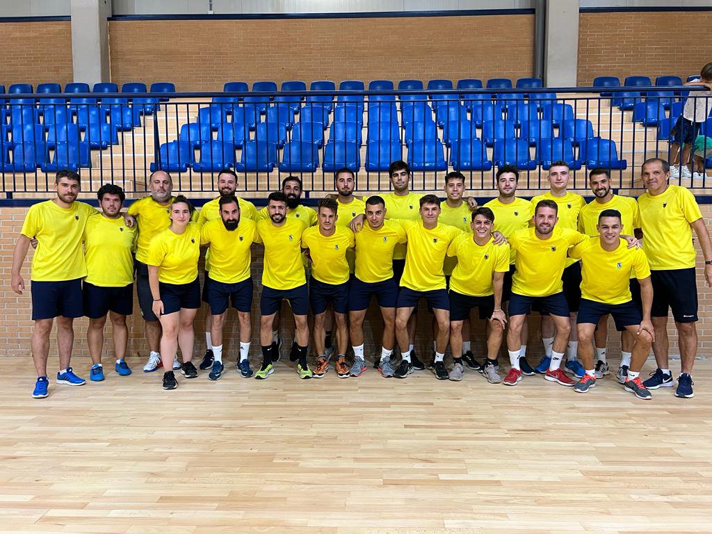 #FS Nuestro equipo ya trabaja cara al reto de la 2°División <a href="/FutSalRFEF/">Futsal RFEF</a>.
🔛 #unañitoenelcielo. En breve os anunciaremos las novedades de la plantilla #GoValle✌