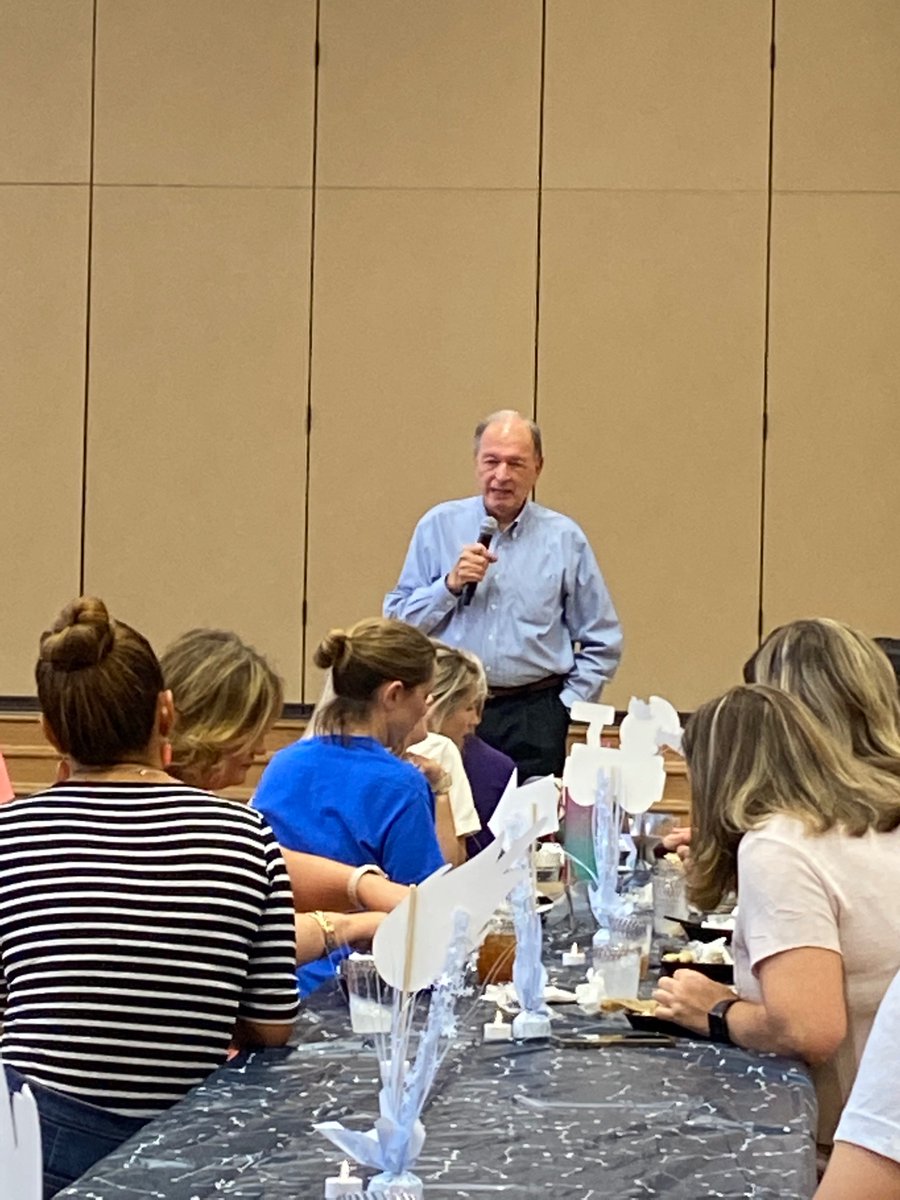 We had a great visit from Mr. and Mrs. Wilson yesterday!   We are lucky to have a namesake that is so caring involved!  #twehowl <a href="/TWEHowl/">Tom Wilson Elementary</a>