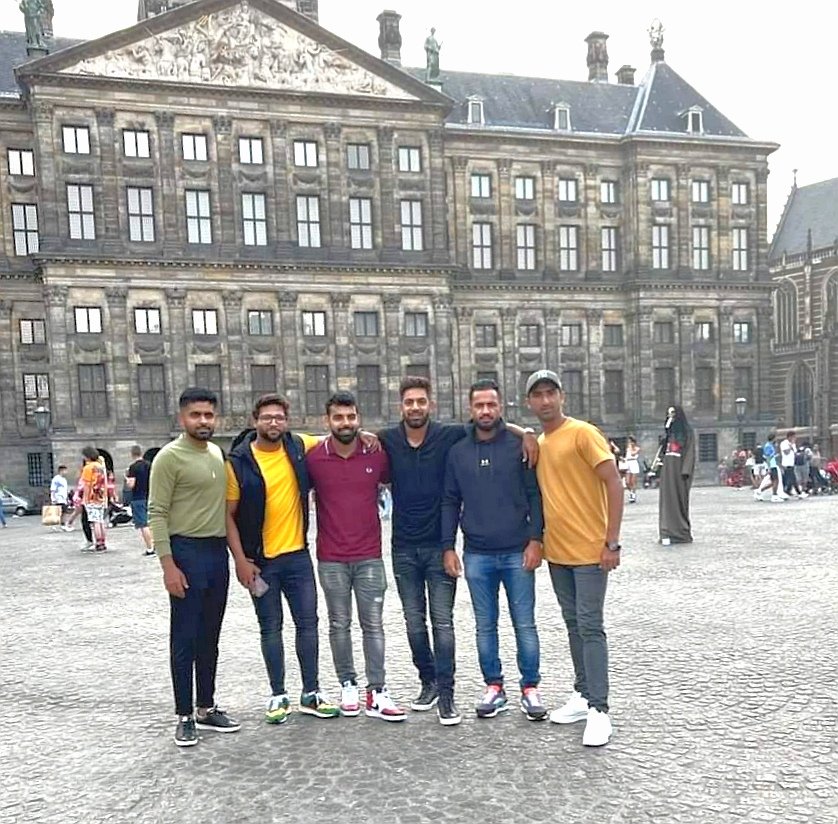 ShahnawazDahani's tweet photo. Our Army at Amsterdam ❤️🇳🇱🇵🇰. https://t.co/eGO7UkXs8Y