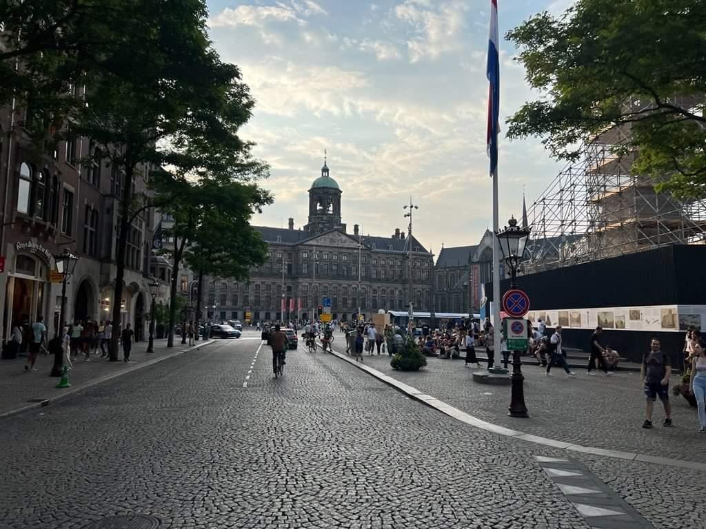 ShahnawazDahani's tweet photo. Our Army at Amsterdam ❤️🇳🇱🇵🇰. https://t.co/eGO7UkXs8Y