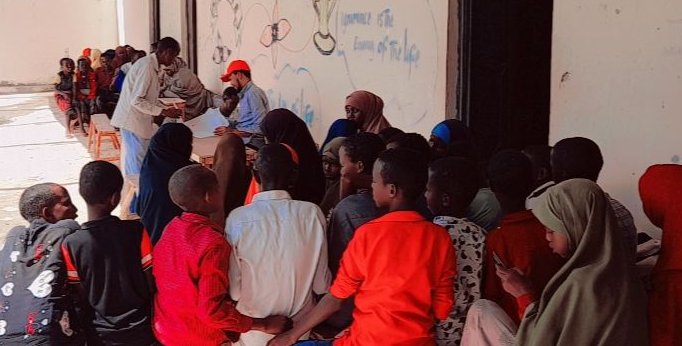 HanoAcademy's tweet photo. After three weeks of hard work, we have successfully enrolled 10081 out-of-school youth & children (46% girls & 54% boys) in Balcad & Jowhar Districts. This number exceeded our target for cohort 2.
Thanks @USAIDBarAmaBaro @USAIDSomalia @US2SOMALIA
#BarAmaBaro #outofschoolyouth https://t.co/SNpJft3gmd
