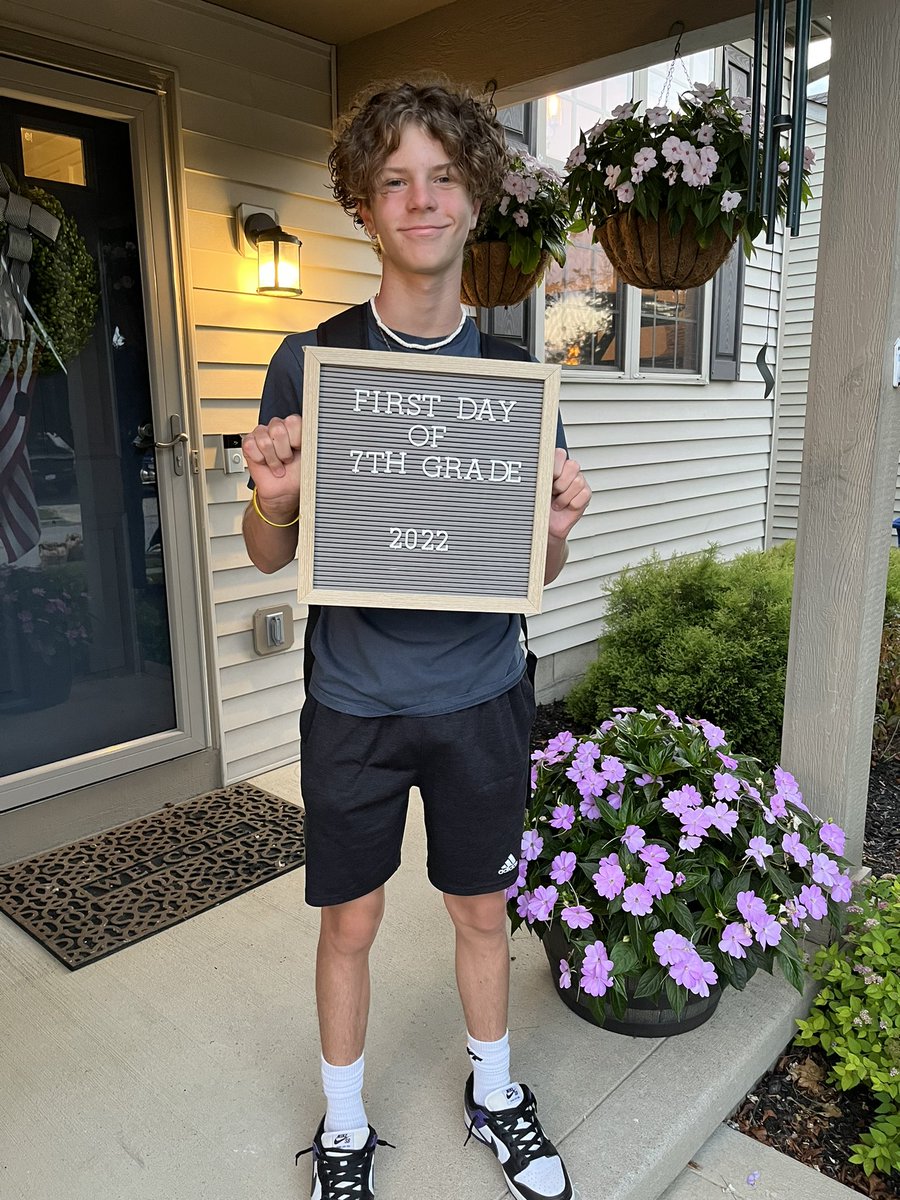 KNowinsky's tweet photo. Here we go! 7th grade #hcsd1 https://t.co/wc30zT814r