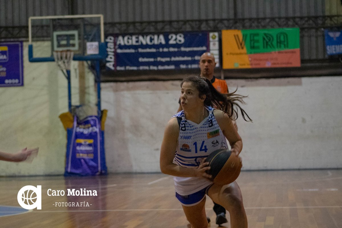 alerasuy's tweet photo. 🤳 Las fotos del partido entre Yale y Urunday Universitario ya se encuentran subidas en nuestra fanpage.

📸 @CaroMolina74 
📲 https://t.co/YRTqzkUOqb https://t.co/JYcpDaUvmy