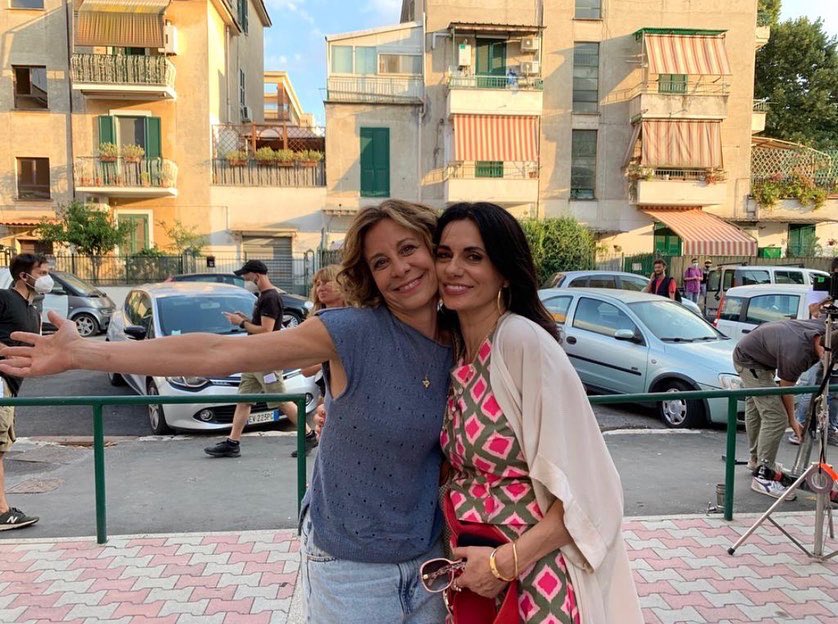 rossbrescia's tweet photo. #ilSantone @RaiTre 20.30 tutte le sere per due settimane !che bello non lo sapevo ❤️ @lefrasidiosho @NeriMarcore @carlottanatoli https://t.co/FAPvYtwl6v