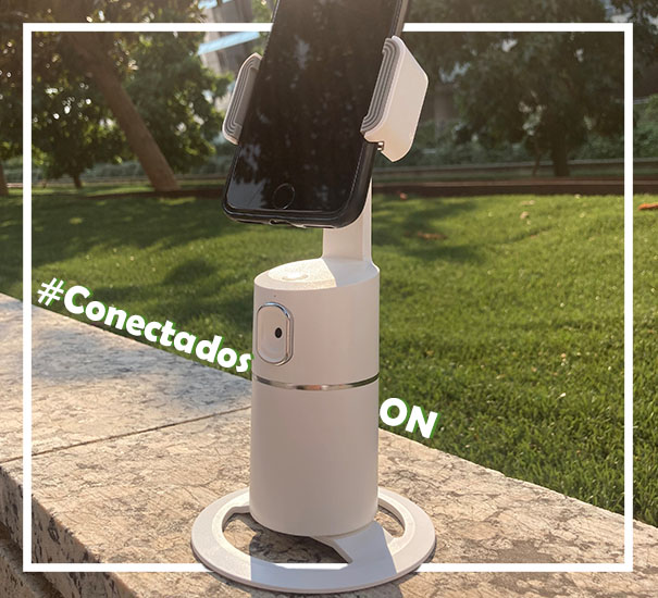 iberdrola's tweet photo. ¡Siempre conectados! La tecnología facilita nuestras vidas, además de ampliar nuestra visión ¡y visibilidad! Por el #DíadelInternauta sorteamos 3 trípodes 360º como los de la foto:
👉🏻 Síguenos
♻️ Haz RT
✏️ Comenta con #ConectadosOn
BBLL: https://t.co/l5J5qucMUT https://t.co/AMiS11vNc1