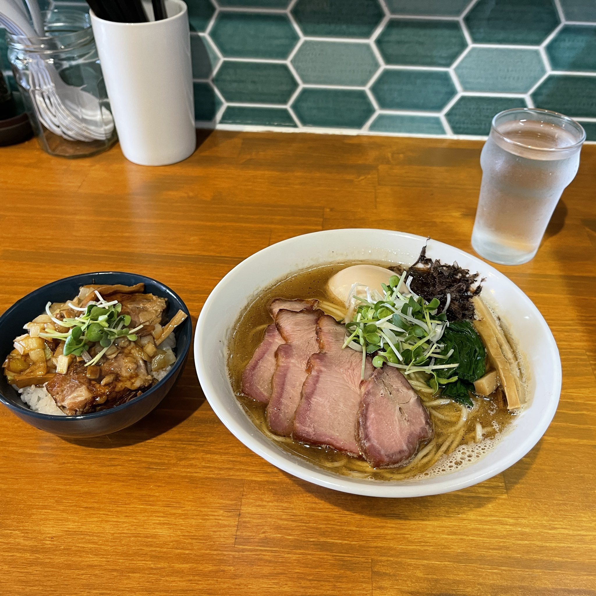 ひーろ on Twitter &quot;やっと免許証ゴールドに戻ったぜー!! そして写真が&hellip;前髪のセットが悪くて禿げてみえるえ🤣🤣 帰りに、めろ