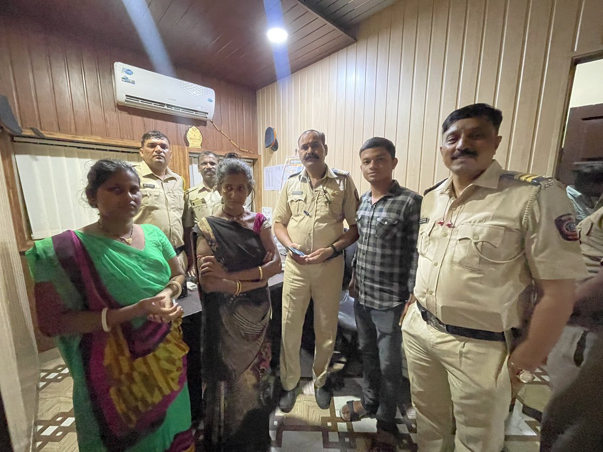 <a href="/CPMumbaiPolice/">Commissioner of Police, Greater Mumbai</a> can’t thankyou enough, making a new city feel like home for me. I was buying some beggar kids food, and they stole money from me instead and kept denying it, Thankyou <a href="/MumbaiPolice/">मुंबई पोलीस Mumbai Police</a> for taking such an instant action.