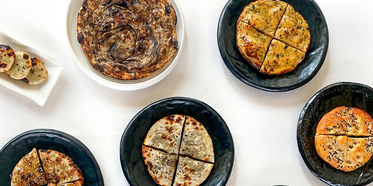 Indian_Accent's tweet photo. #indianaccent #breadbar features an array of breads like butter chicken kulcha, chili hoisin duck kulcha, missi roti, blue cheese naan, and many more. #indianaccentdelhi #breads #delhi https://t.co/dCMKrmMfZo