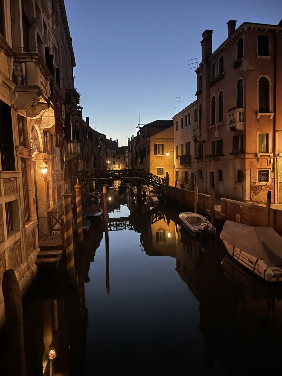 Marisa1111111's tweet photo. #Venice  #night #photography #Travel #beautifulspots https://t.co/3ureDpoKPq