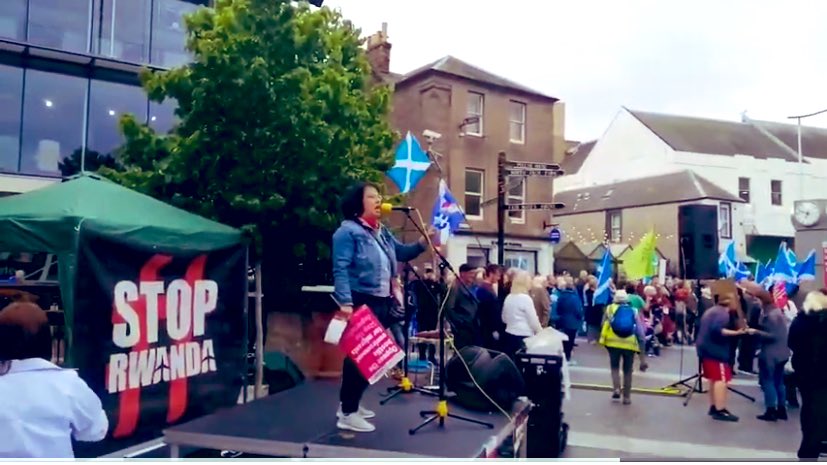 indyscotnews's tweet photo. Scenes from #PerthProtest captured on video by @TweetStreetocc1 | Link 🎥https://t.co/ryxRwT0c9q https://t.co/QG7ExK7wny