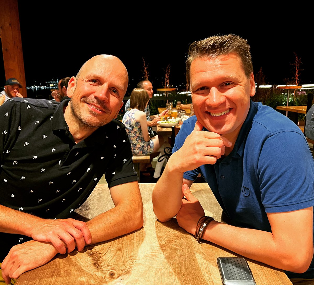 Matt__REGNIER's tweet photo. Great reunion in #seattle with @holgeromlor my friend from @ConsultantsIc
So much to talk about from #expatlife to #usaculture to #europe via #employment and #genderequality #diversity
#passionjob #fromwordtoaction #sourcelocally https://t.co/IknRnzLTK1