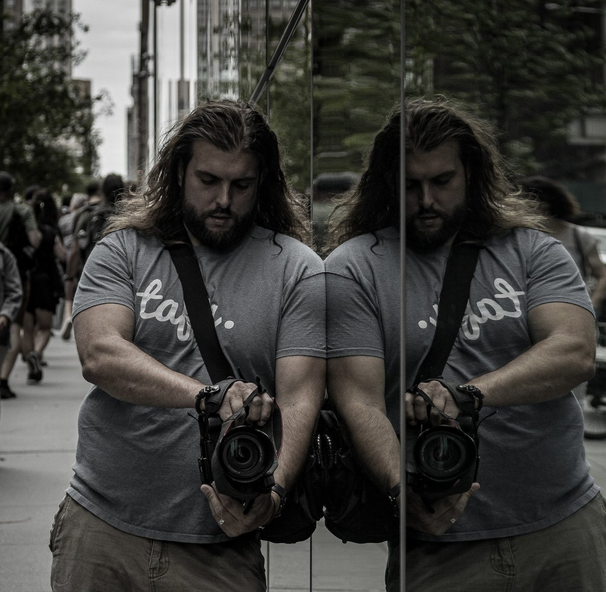 garethdmedia's tweet photo. I love these shots from @alecseaman of me exploring #NYC

I rarely get photos of myself that I like, maybe it’s a self critical photographer thing? Any other creatives feel it?

These are not only great photos, but for me, great memories of my time in the stunning Big Apple. https://t.co/JsTAx00DO3
