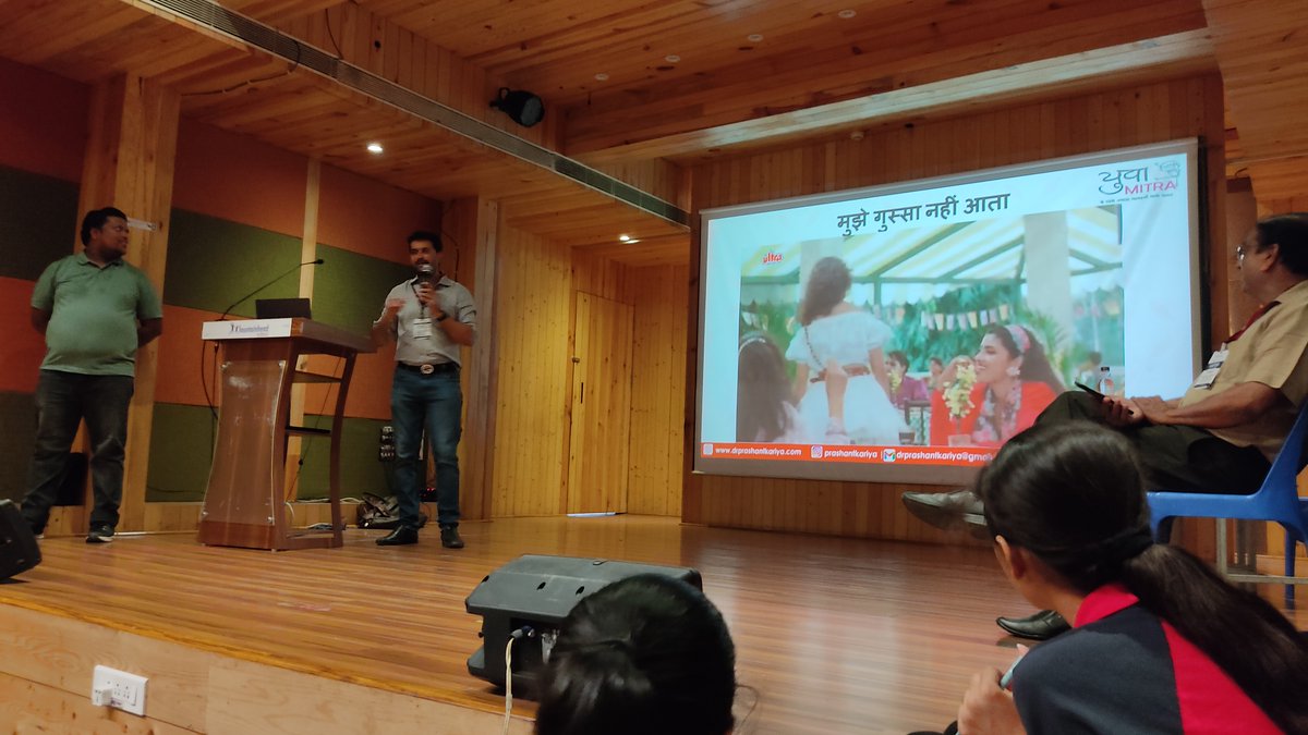 FSSurat's tweet photo. G8 Lang & Lit team organised a guest session which focused on the mental challenges teenagers face during Adolescence. Dr. Prashant Karia and Dr. Salim Hirani from Adolescent Health Academy, Surat were the speakers.
#FSWay #FSHappenings #FSStudents #FSLife #IBClassrooms https://t.co/DvyLRirfaw