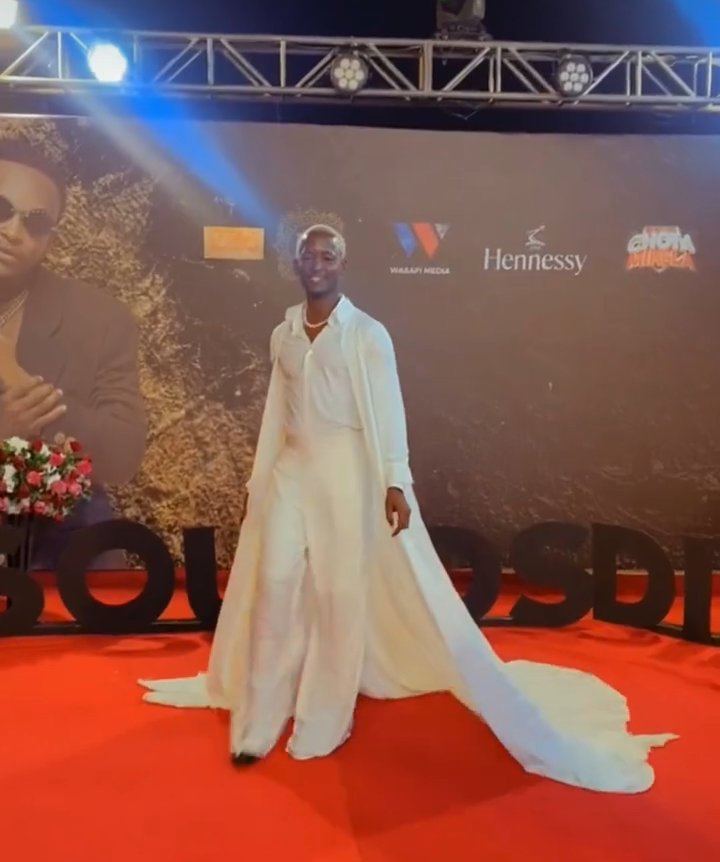 Mtoto wa kiume kuingia kwenye fashion and modeling ni sign za upinde but we dont talk about it