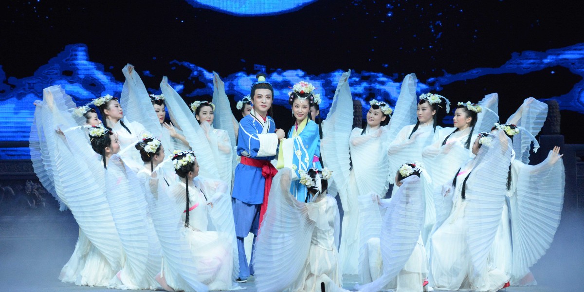 AnhuiOpera's tweet photo. 💓Every year, on the seventh day of the seventh month in the Chinese lunar calendar, the Cowherd and the Weaver Girl will meet in the Milky Way🌌. A Huangmei Opera called "The Cowherd and Weaver Girl" tells the love story of the couple.💕 #HuangmeiOpera #AnhuiOpera https://t.co/KPHk9yufCu