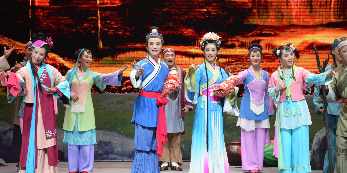 AnhuiOpera's tweet photo. 💓Every year, on the seventh day of the seventh month in the Chinese lunar calendar, the Cowherd and the Weaver Girl will meet in the Milky Way🌌. A Huangmei Opera called "The Cowherd and Weaver Girl" tells the love story of the couple.💕 #HuangmeiOpera #AnhuiOpera https://t.co/KPHk9yufCu